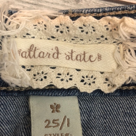 Altair’s State Denim Lace Mini Skirt 25 - Picture 4 of 10